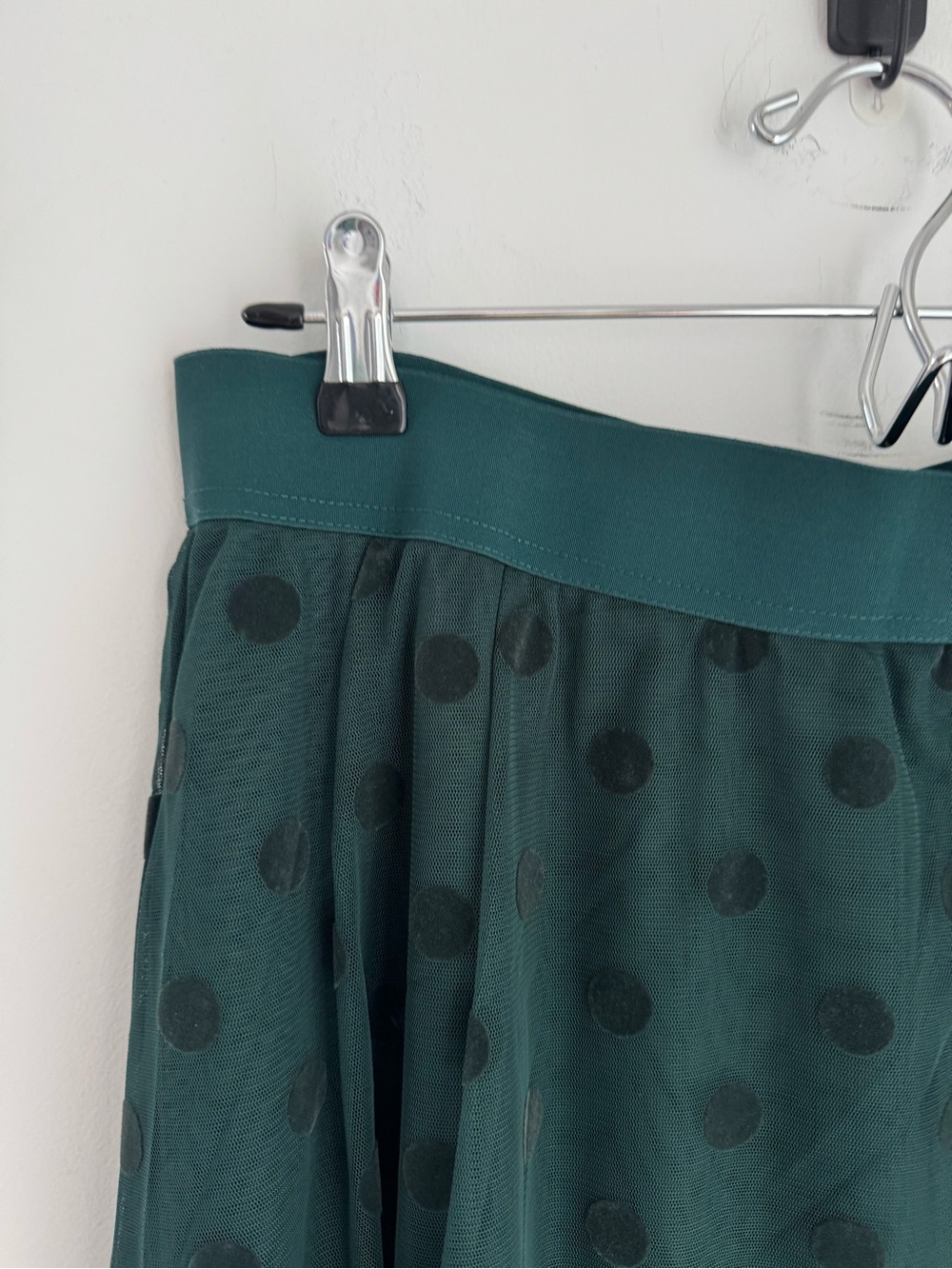 Boden Isabella Tulle Midi Skirt
Green/Black, Spots Size 12R NEW - Picture 3 of 11